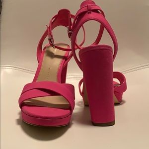 Never worn Gianni Bini Pink Heels